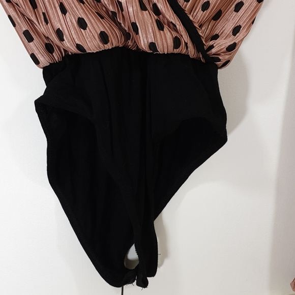 Nasty Gal hot polka dot bodysuit V neck soft 2 - Picture 5 of 15